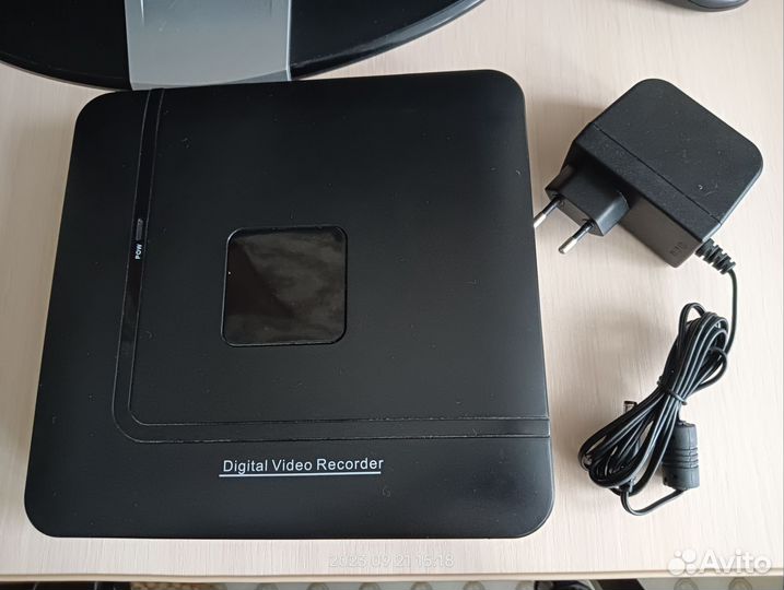 IP-Видеорегистратор 4*1080P Модель: N1004F