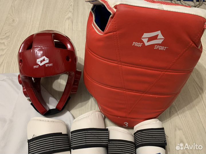 Добок для тхэквондо и амуниция WTF