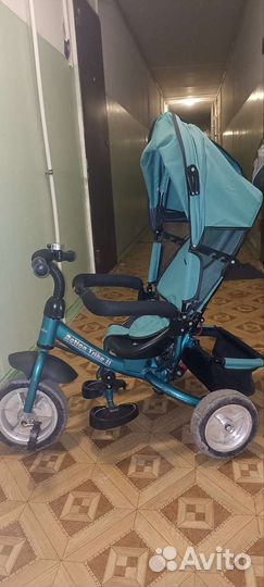 Детский трехколесный велосипед с ручкой