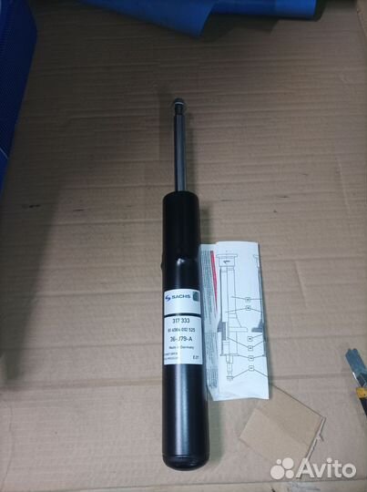 Амортизатор передний новый Porsche Macan