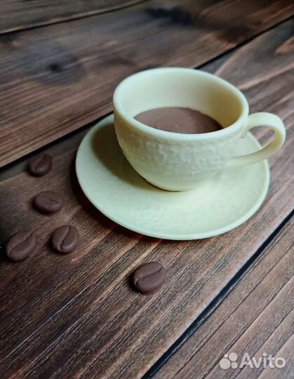 Шоколадная чашка с блюдцем