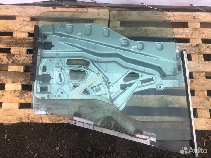 81626450032 Стеклоподъемник правый со стеклом Man