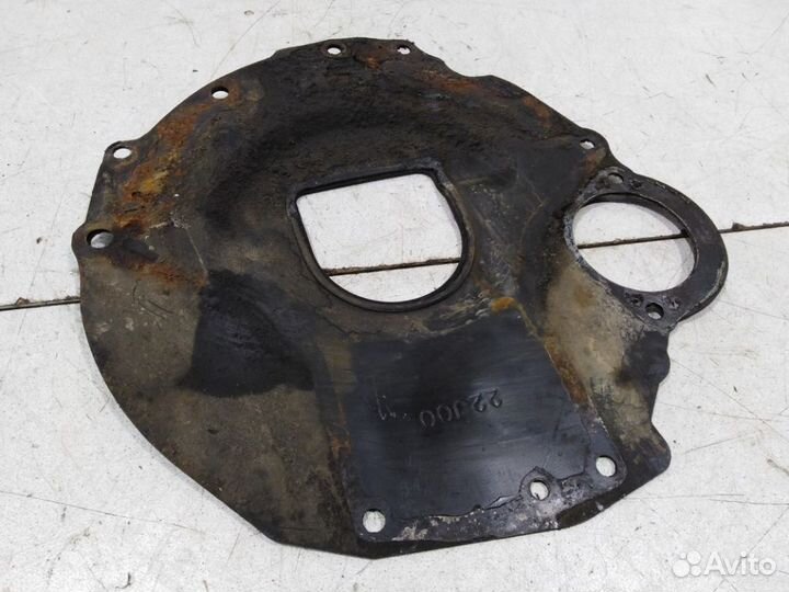 Крышка двигателя Ниссан