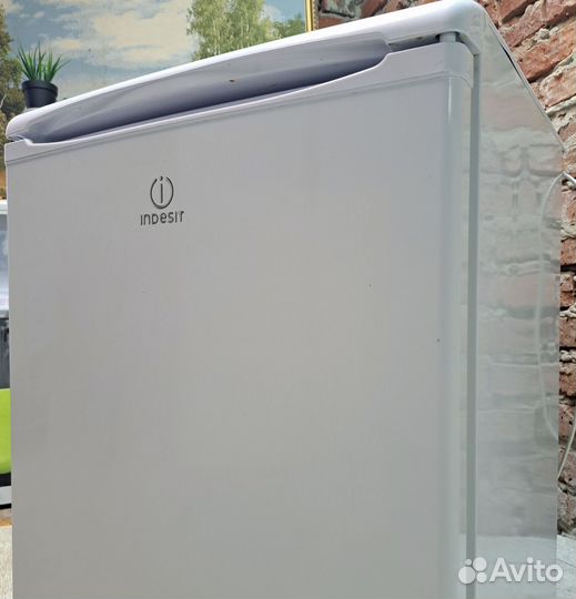 Холодильник компактный indesit 100x60x60см