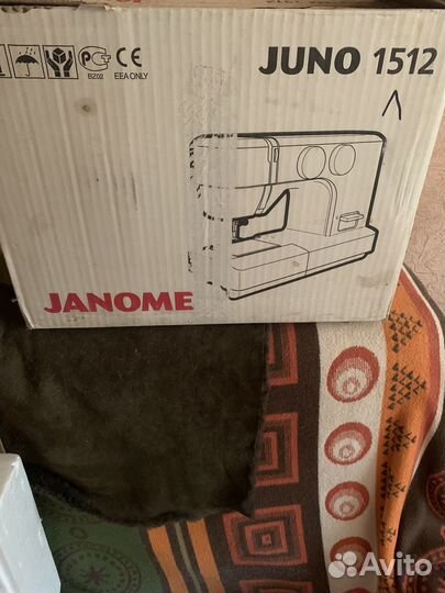 Швейная машина Janome1512