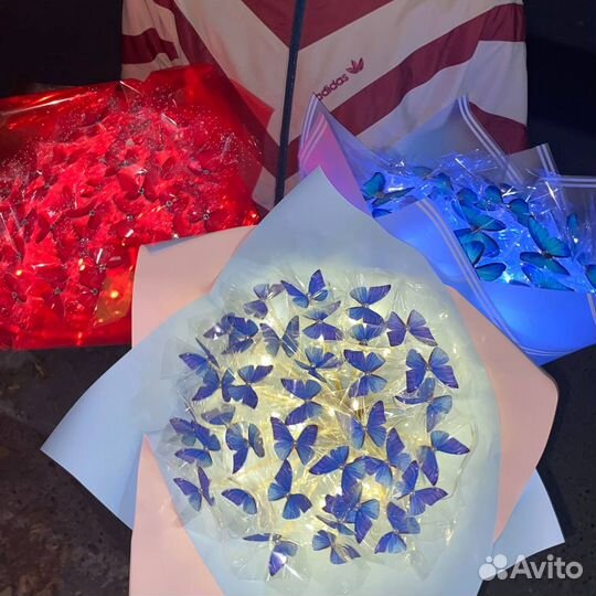 Букеты из бабочек светящийся