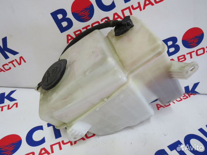 Бачок омывателя toyota carina AT210, AT211, AT212