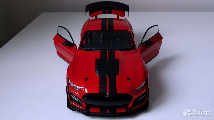 Модель Ford Mustang Shelby GT 500