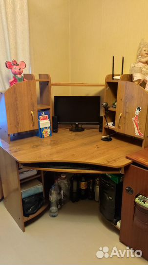 Компьютерный стол