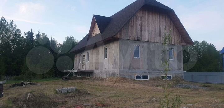 Дом 300 м² на участке 12 сот.