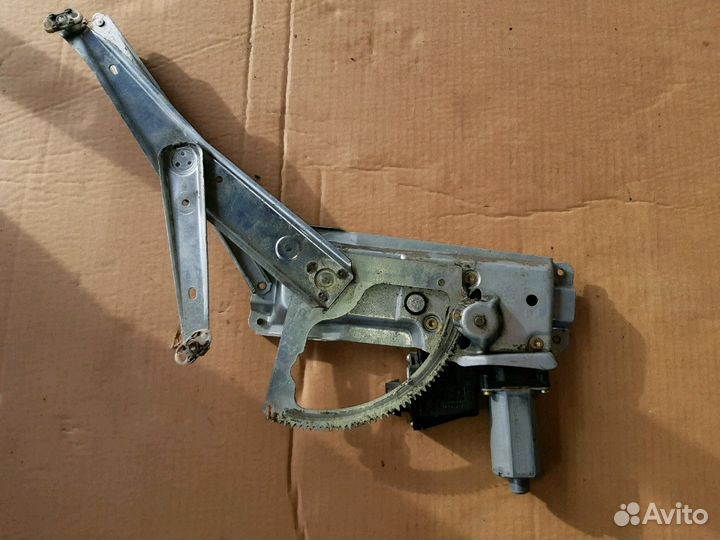 Стеклоподьемник передний правый Опель Вектра Б