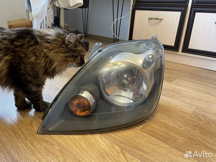 Фара левая /правая Ford Fiesta mk5