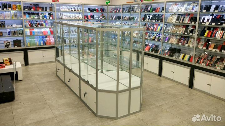 Стеклянная витрина для магазина