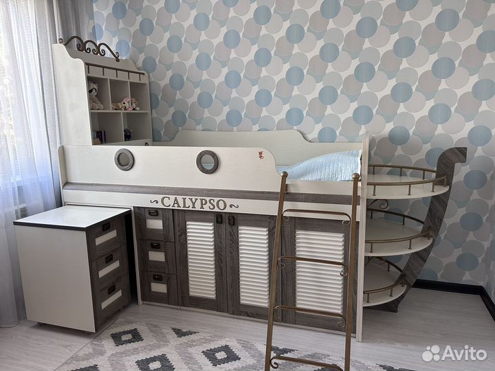 Кровать комбинированная со столом