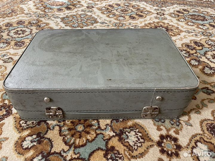 Чемодан ретро для интерьера