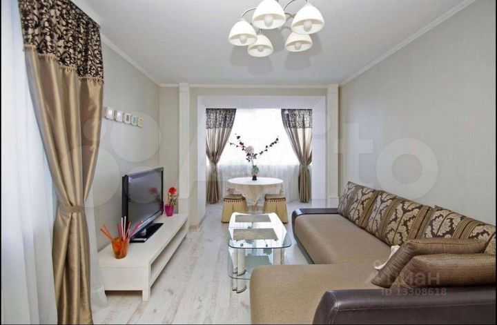 2-к. квартира, 55 м², 2/10 эт.