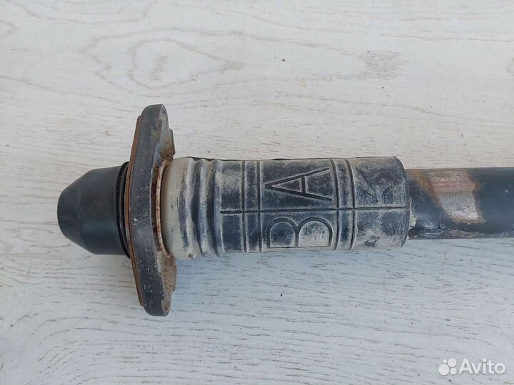 Nissan Teana j32 Амортизатор