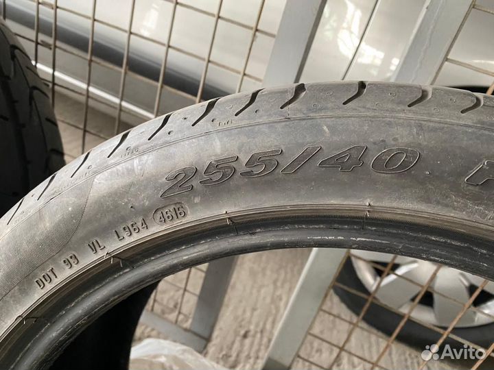 Pirelli P Zero 255/40 R19 100Y