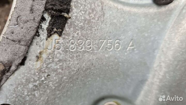 Стеклоподемник задний правый Фольксваген Бора