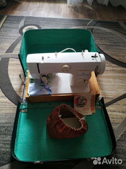 Швейная машина Чайка 132м