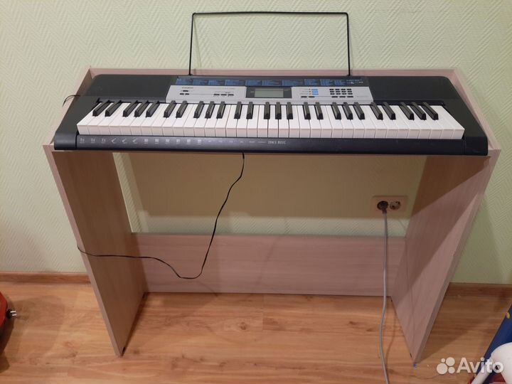 Синтезатор casio lk 136