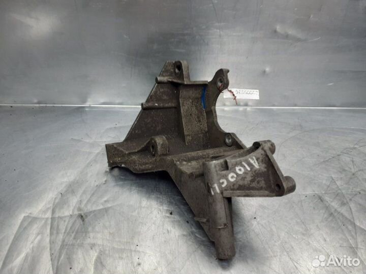 Кронштейн гидроусилителя Audi 100 C4 1991-1994