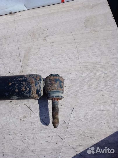 Задние амортизаторы Renault Megane 2