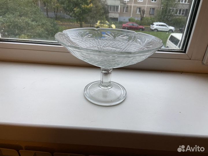 Вазочка, салатники, куфшин и др