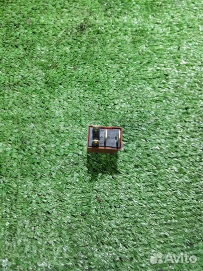 Реле Renault Logan