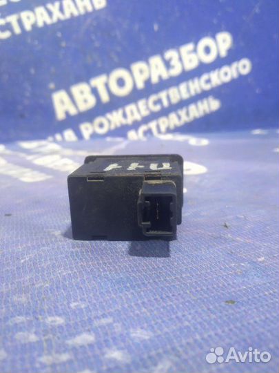 Кнопка корректора фар Nissan Primera P11 седан