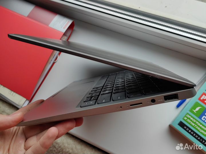 Нетбук Lenovo