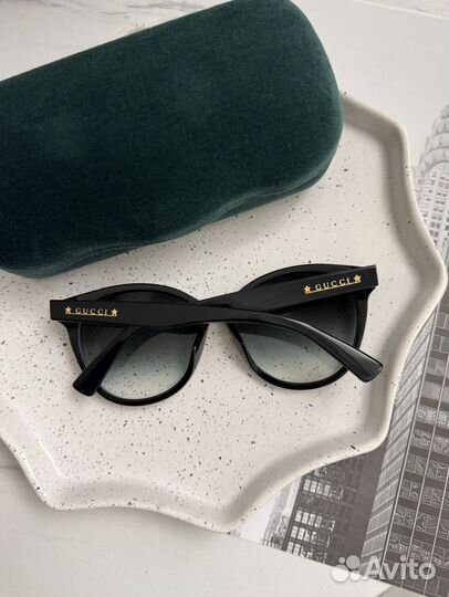 Солнцезащитные очки Gucci