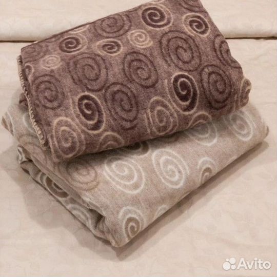 Одеяло полушерстяное