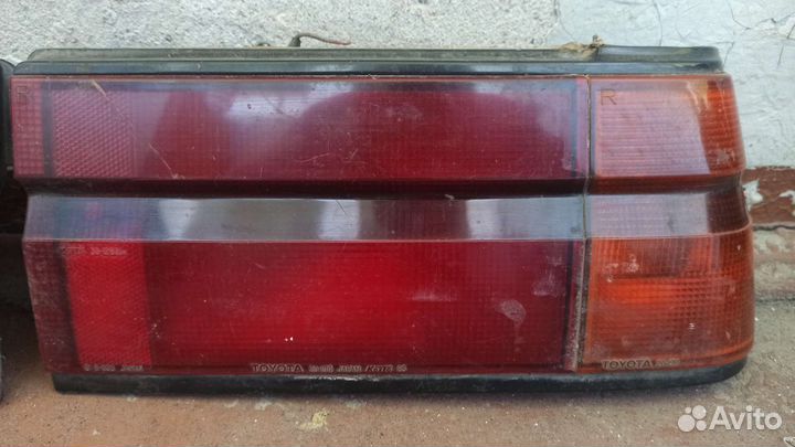 Задние стопы на Toyota Carina