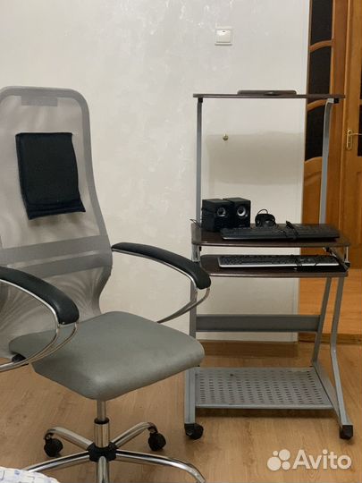 Подставка для пк,стул с колёсами и т д