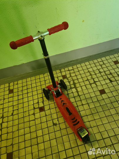 Самокат детский трехколесный ferrari