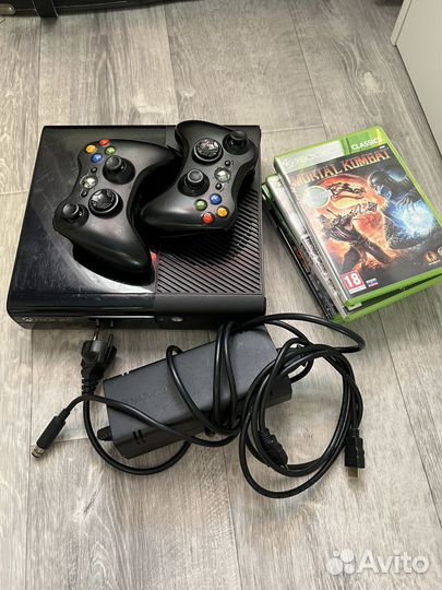 Xbox 360 и диски с играми