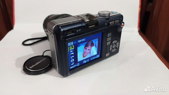 Фотоаппарат Olympus Pen E-PL1 Kit