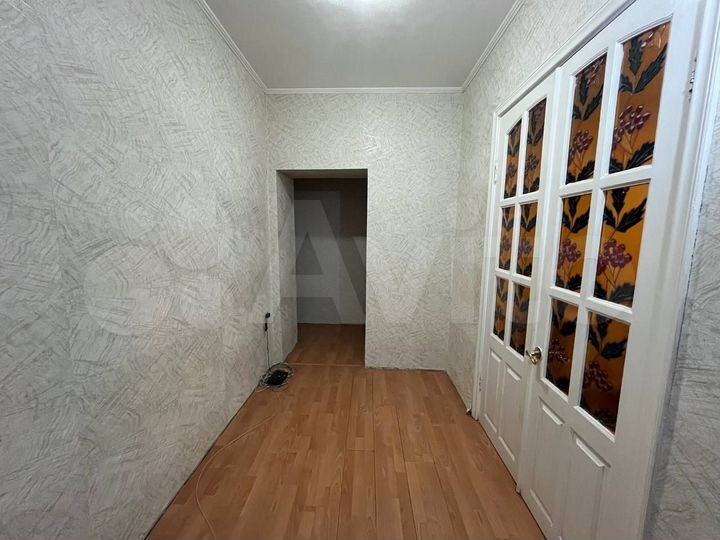 2-к. квартира, 55 м², 1/3 эт.