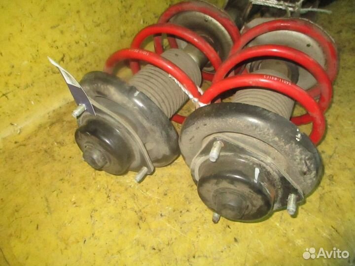 Стойки амортизатора к-т Nissan Elgrand ME51