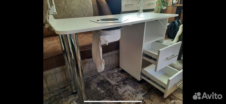 Столик для маникюра