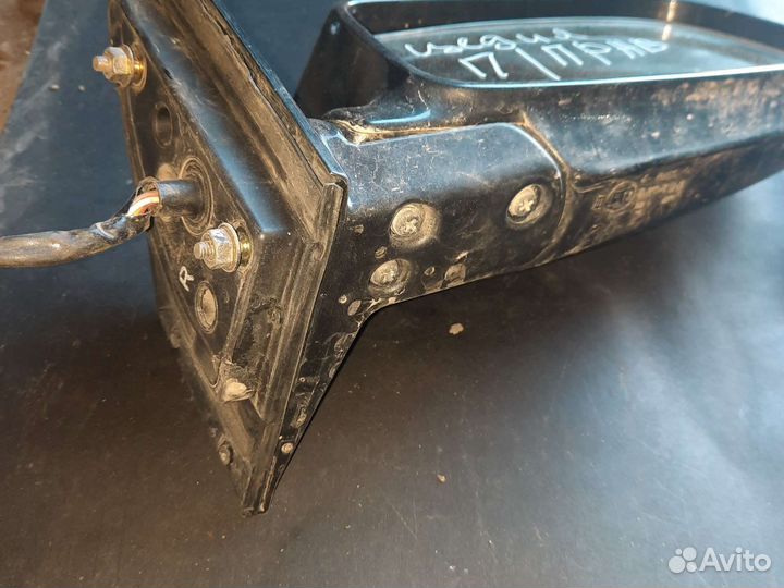 Зеркало правое Mitsubishi cedia