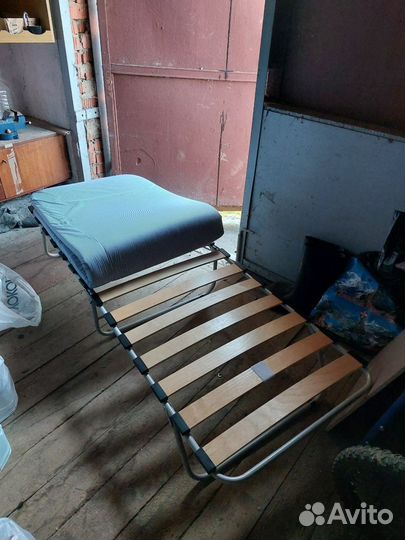 Раскладушка с матрасом