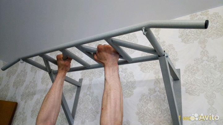 Турник разнохватный