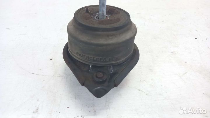 Опора двигателя Mercedes W251 R350 642