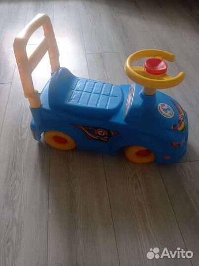 Машинка-каталка