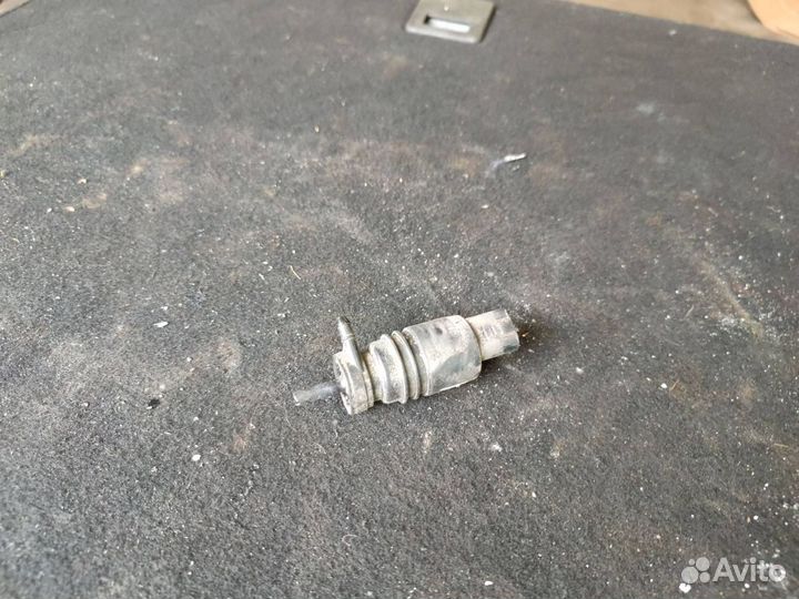 Насос (моторчик) омывателя стекла Mercedes-Benz