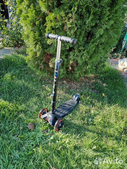 Самокат детский трехколесный