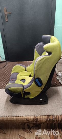 Автомобильное кресло
