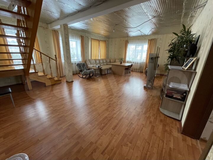 Коттедж 250 м² на участке 13 сот.